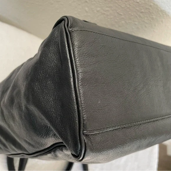 See By Chloe Black Leather Zipper Tote Bag - Picture 12 of 17